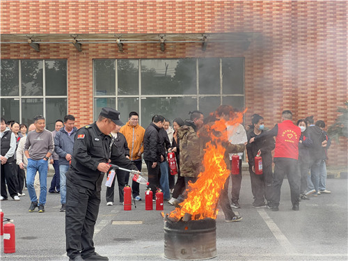 今天，我在企福科技園當了一回“消防員”！